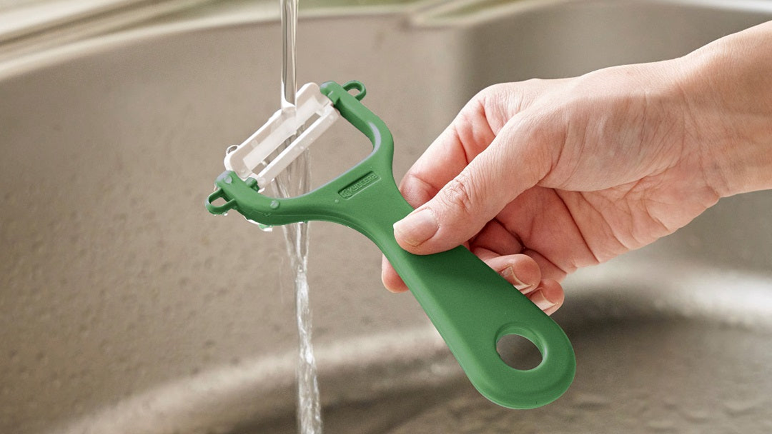 サビないから長持ち！セラミックピーラーの紹介！ – 京セラキッチン